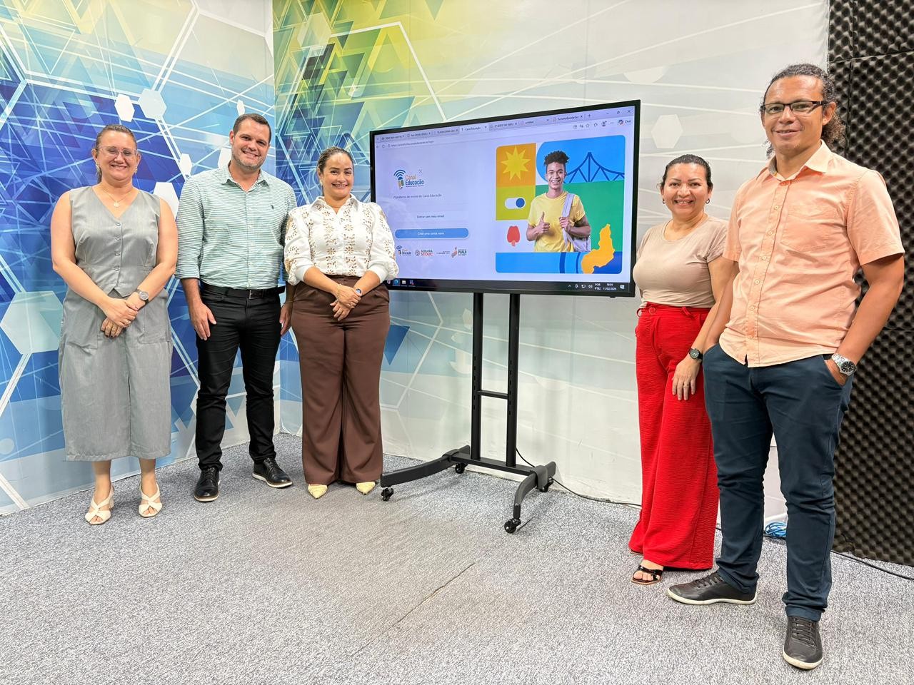 Visita institucional ao Canal Educação fortalece diálogo sobre inovação e políticas públicas educacionais